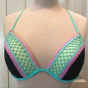 Shade & Shore bikini top w/ crocheted detailing